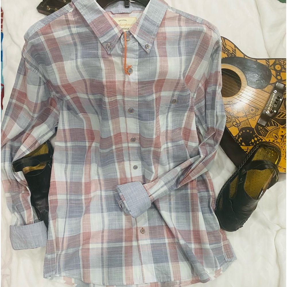 NWT Men’s Shirt Brand “Weatherproof vintage”  solid w plaid cuff.